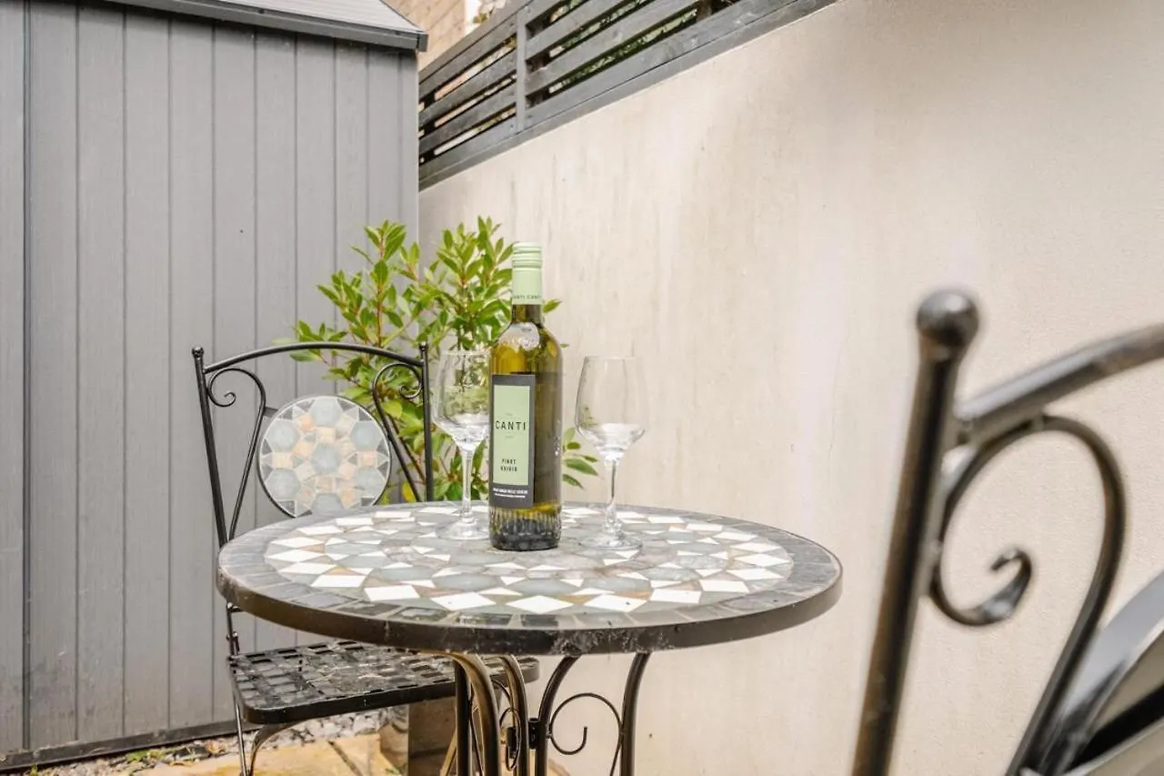 Modern Hove Home Close To Brighton Beach With Free Parking 0*,  Velká Británie
